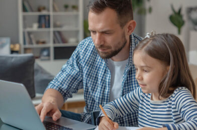 5 Flexible Online Side Hustles for Busy Parents